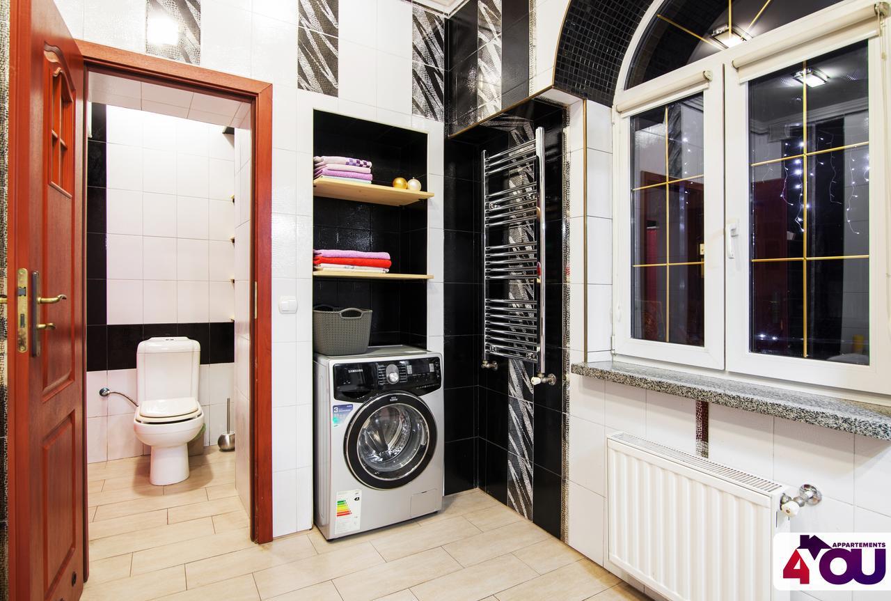 4You Apartaments Lviv Exteriör bild